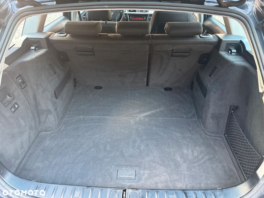 BMW Seria 3 318i - 13
