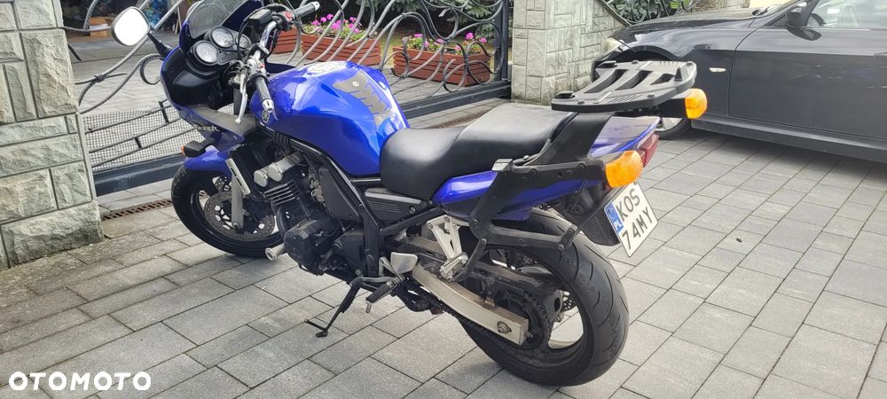 Yamaha FZS - 6