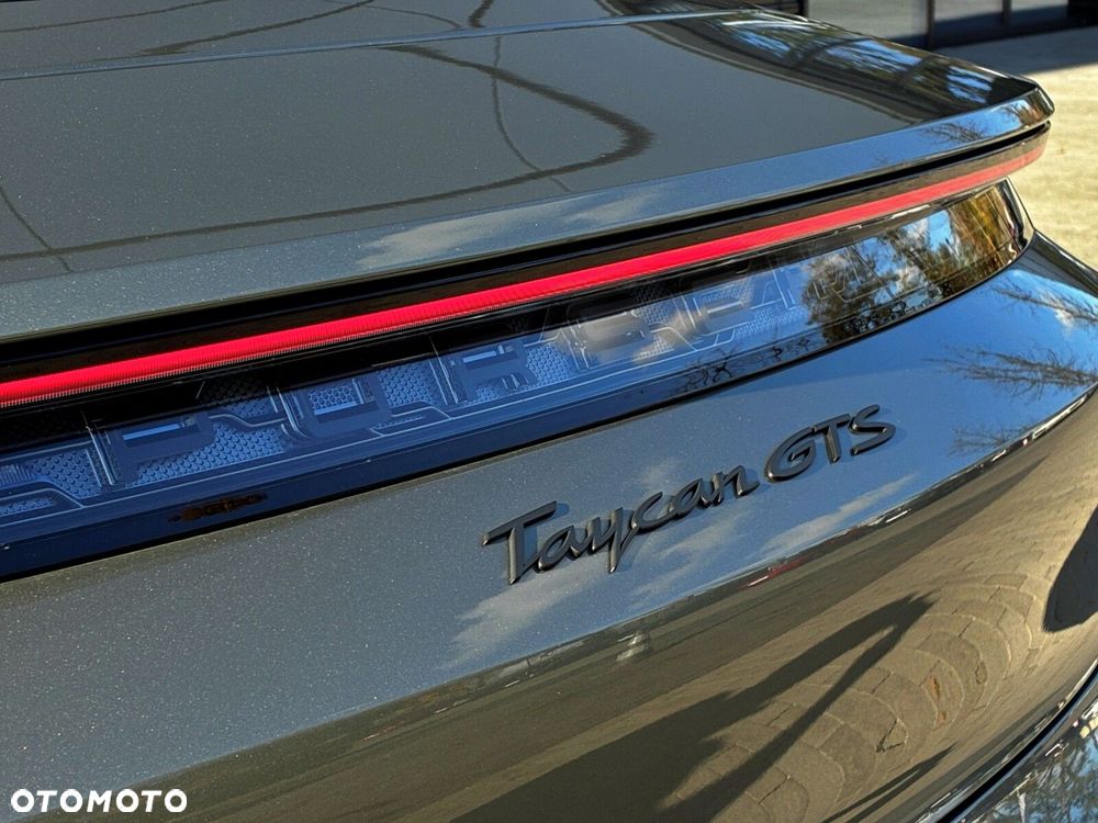 Porsche Taycan - 14