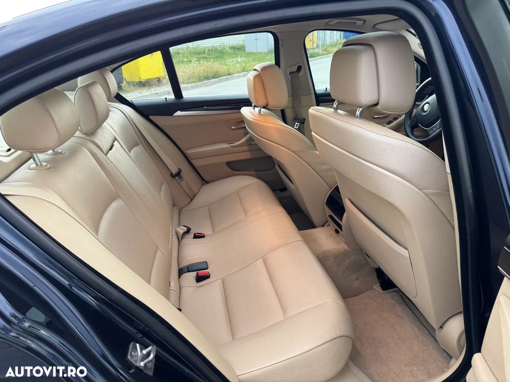 BMW Seria 5 520d Aut. Luxury Line - 38