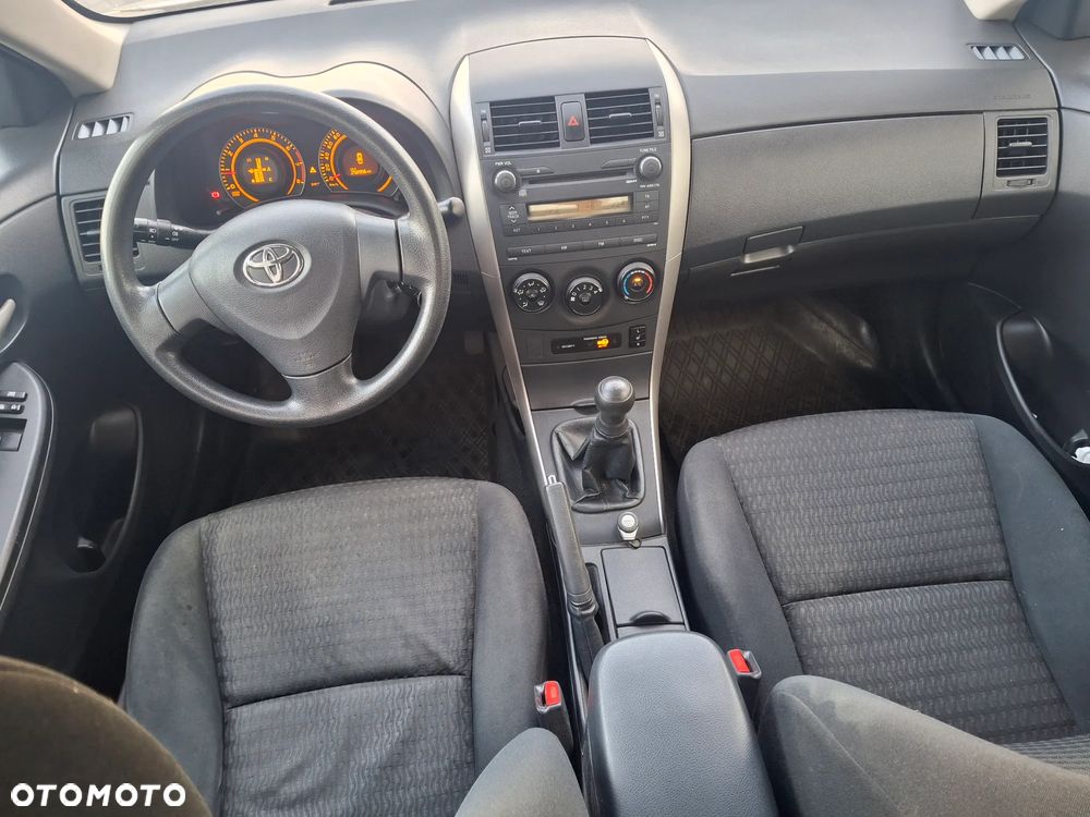 Toyota Corolla 1.6 VVT-i Luna - 3
