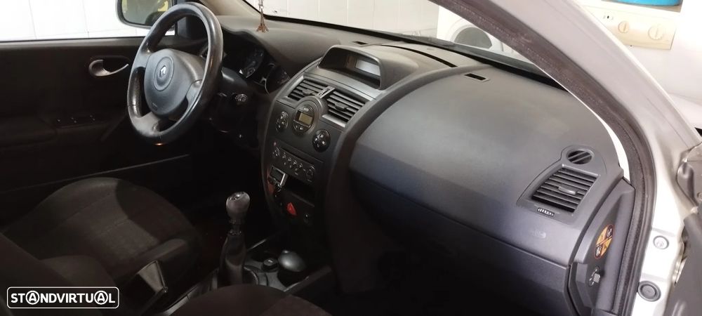 Renault Mégane Break 1.5 dCi Confort - 9