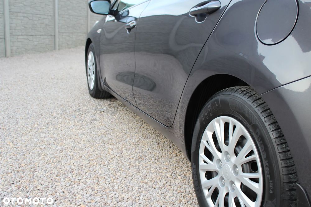Kia Ceed - 8