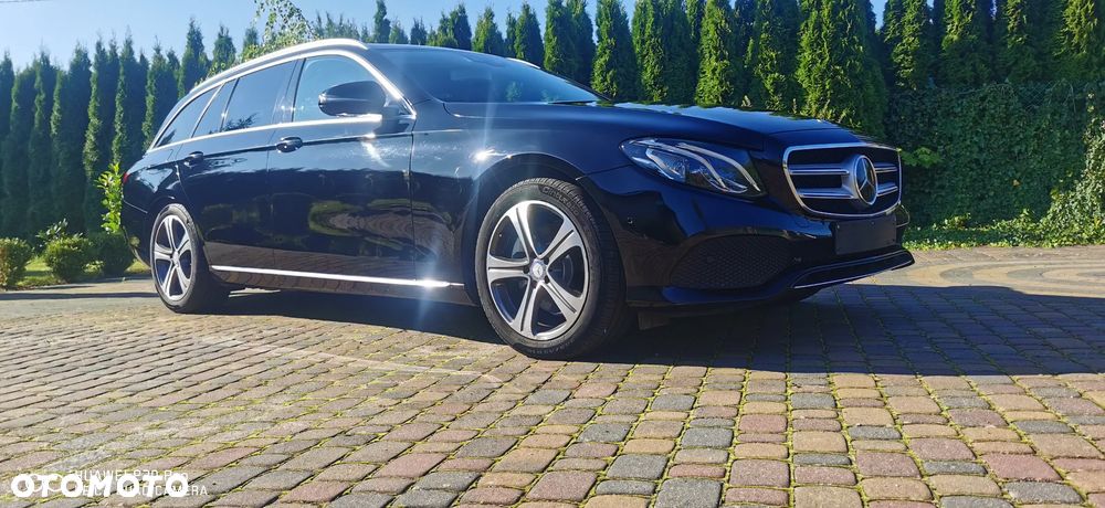 Mercedes-Benz Klasa E 220 d 4-Matic 9G-TRONIC - 28