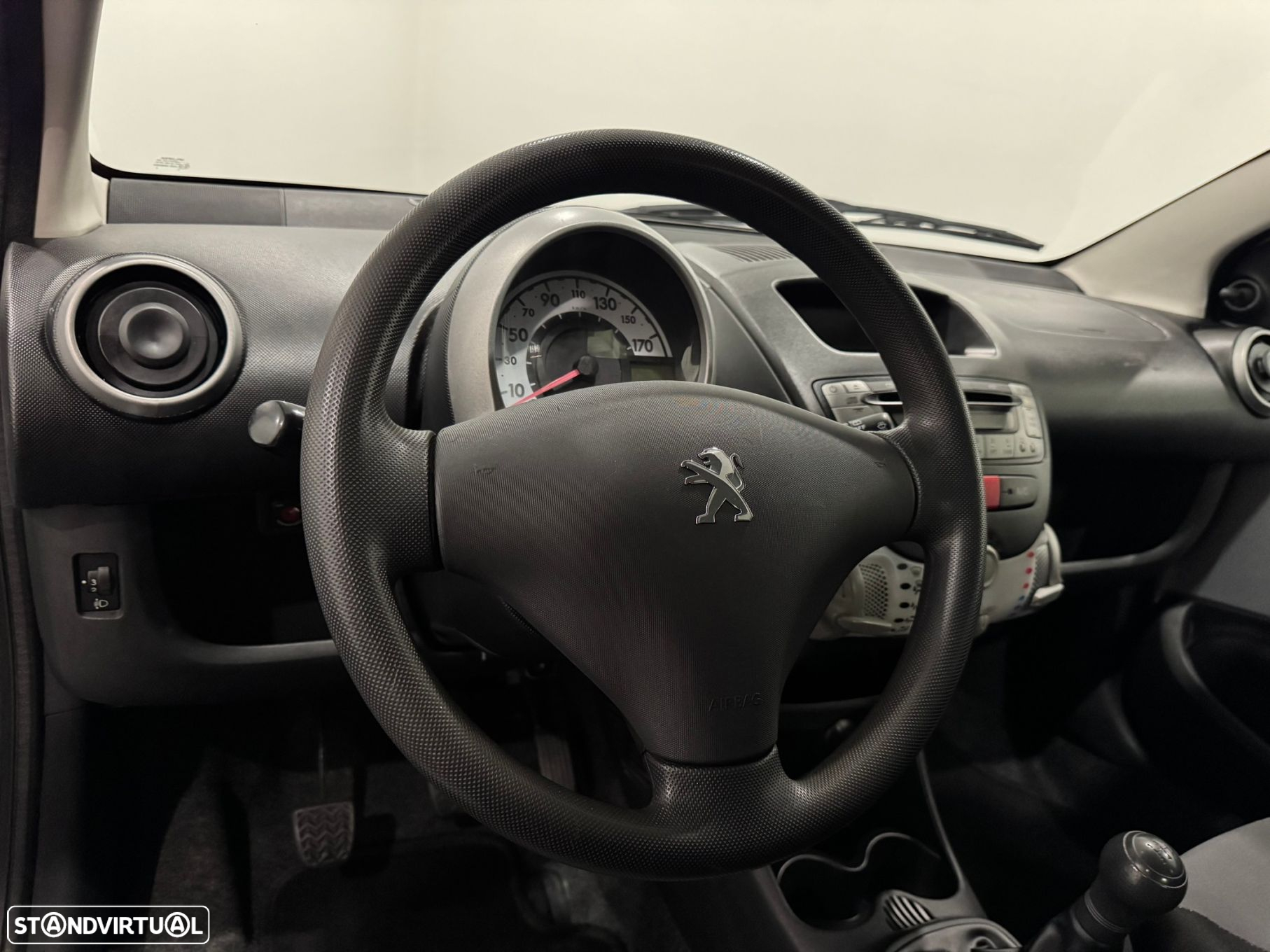 Peugeot 107 1.0 Urban - 35