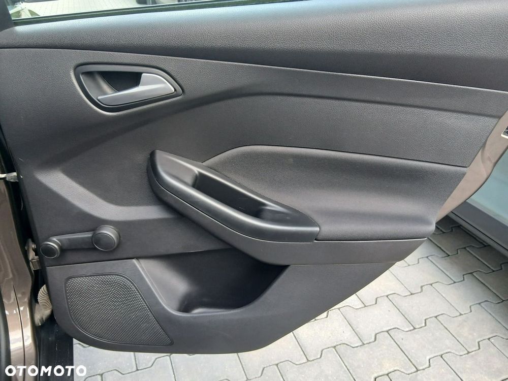Ford Focus 1.6 SYNC Edition - 17