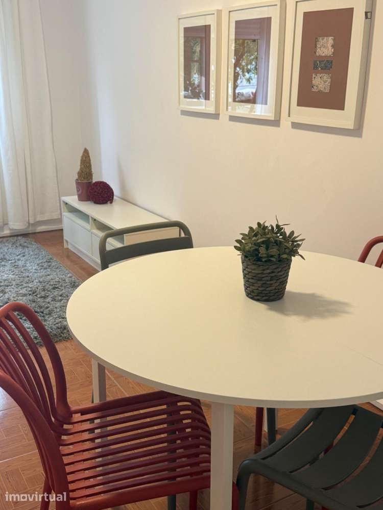 Quarto - localizado em Guimaraes - Grande imagem: 3/9