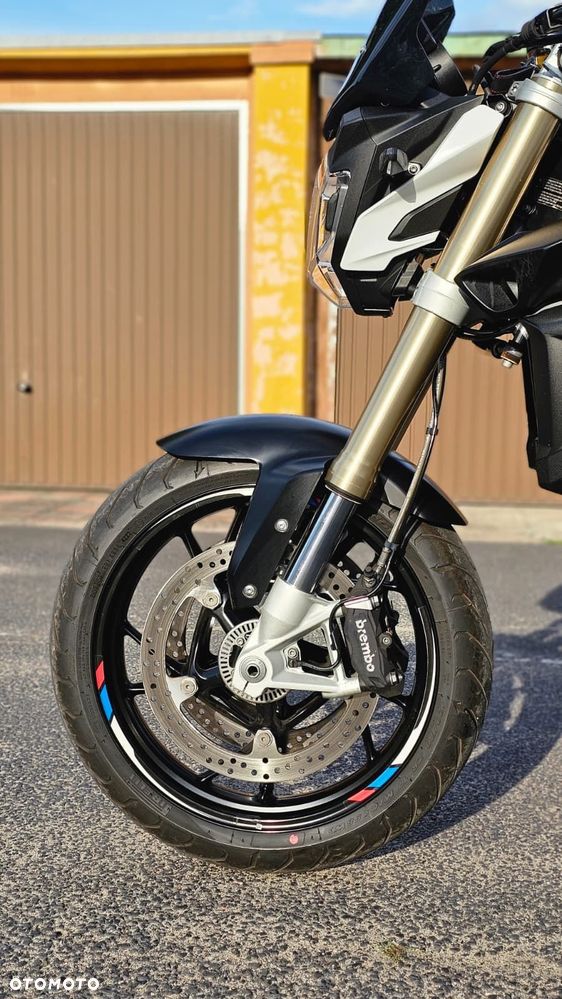 BMW F - 9
