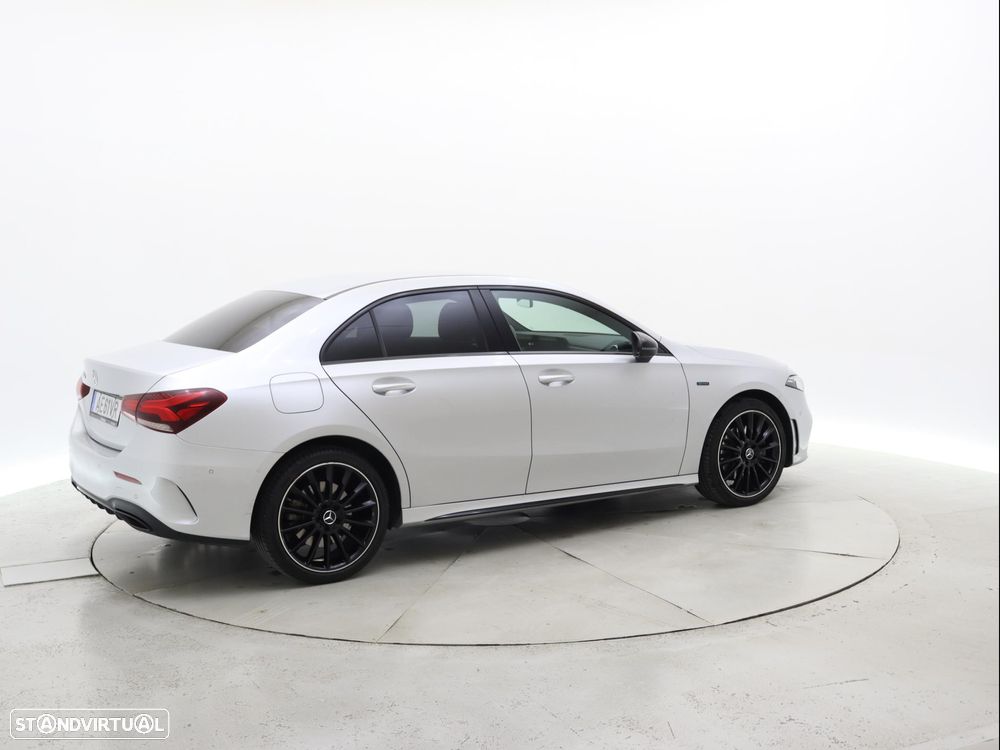 Mercedes-Benz A 250 Limousine e AMG Line - 7