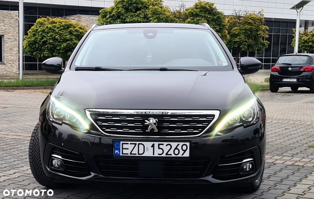 Peugeot 308 BlueHDi 130 Stop & Start Allure Business-Paket - 18