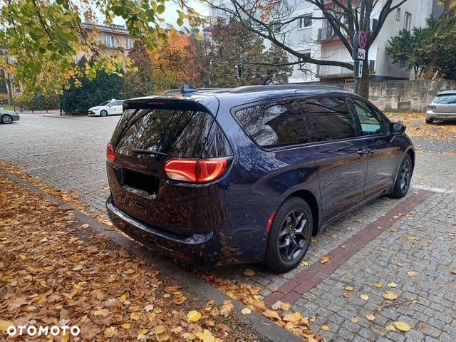 Chrysler Pacifica - 4