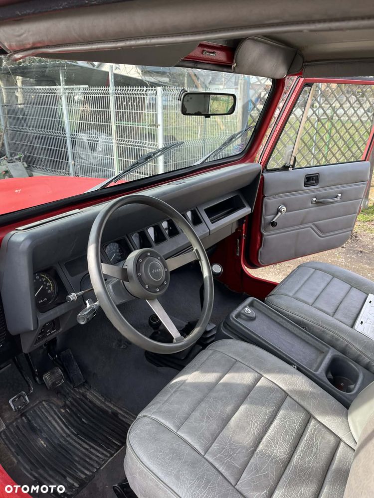 Jeep Wrangler - 11