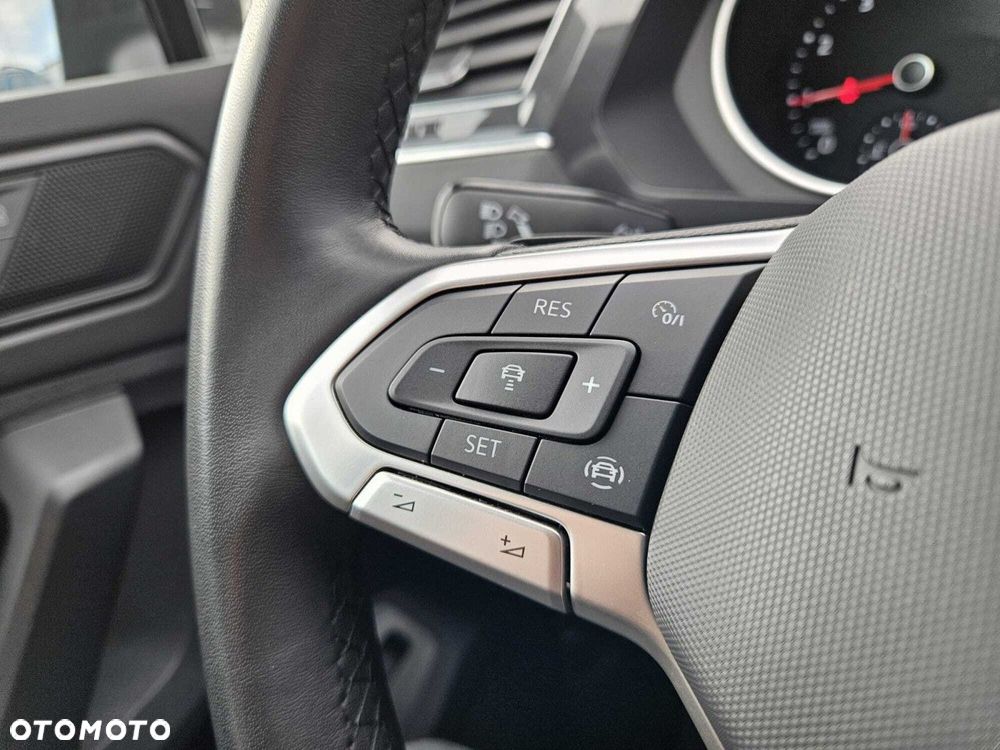 Volkswagen Tiguan - 19