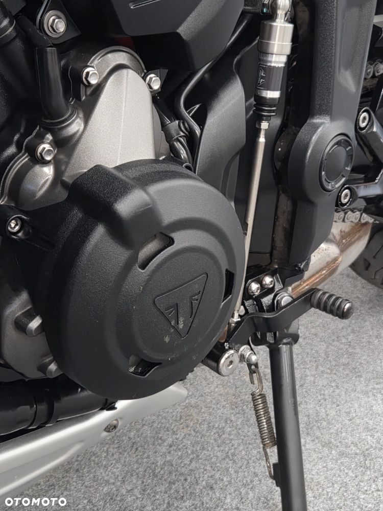 Triumph Trident - 9