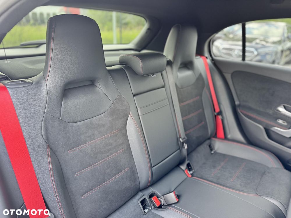 Mercedes-Benz Klasa A AMG 35 4Matic AMG Speedshift DCT 7G - 18