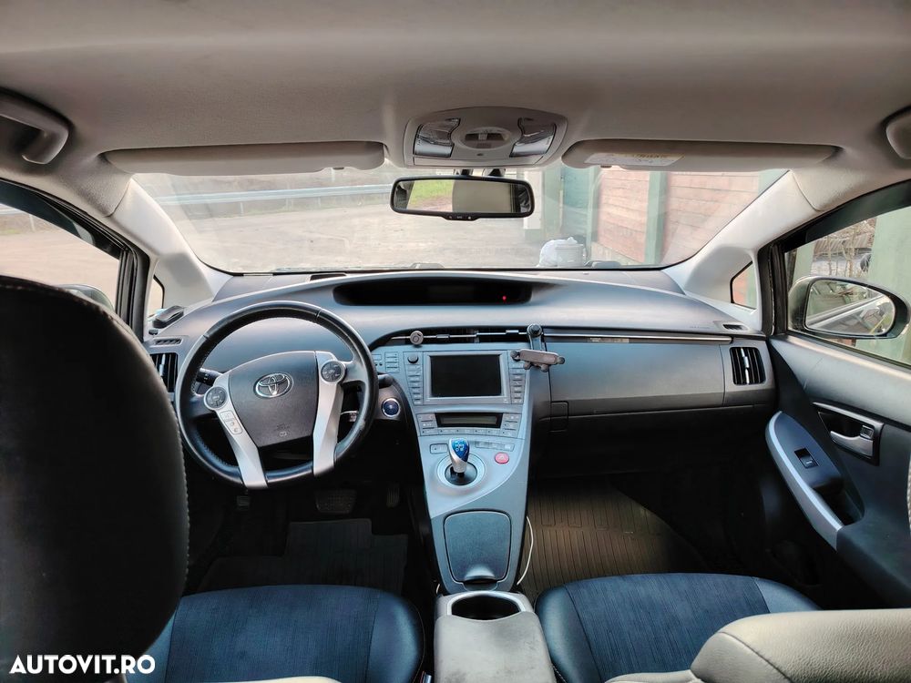 Toyota Prius Sol - 18