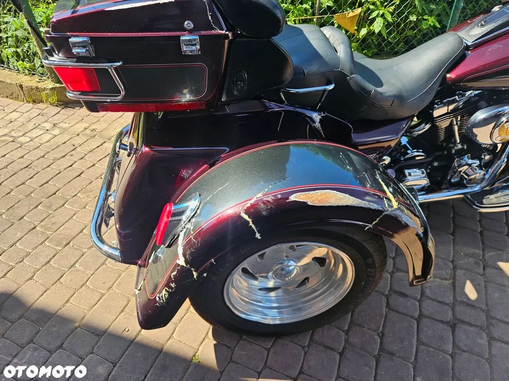 Harley-Davidson FLH Electra Glide - 30