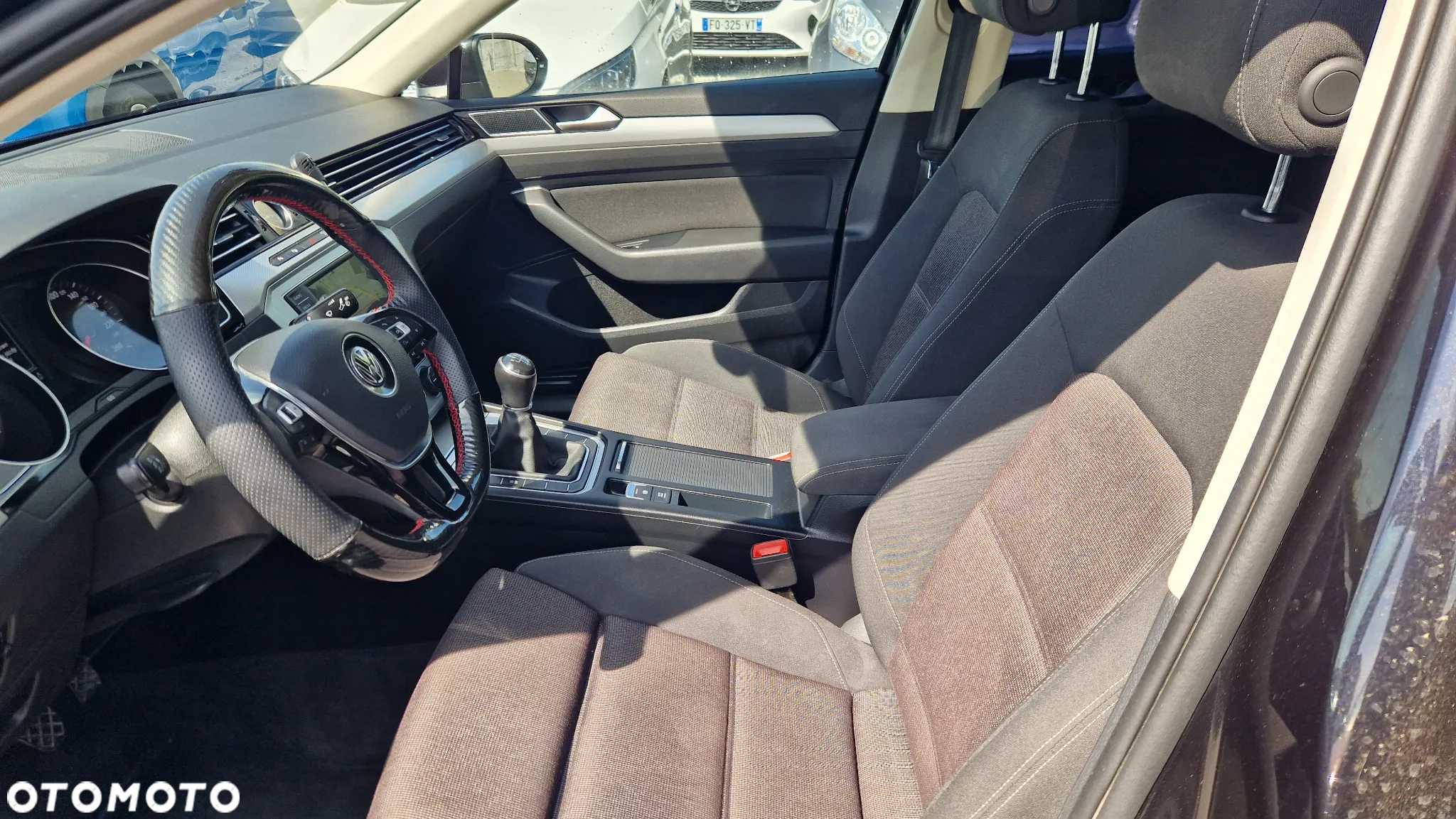 Volkswagen Passat 2.0 TDI BMT Comfortline - 11