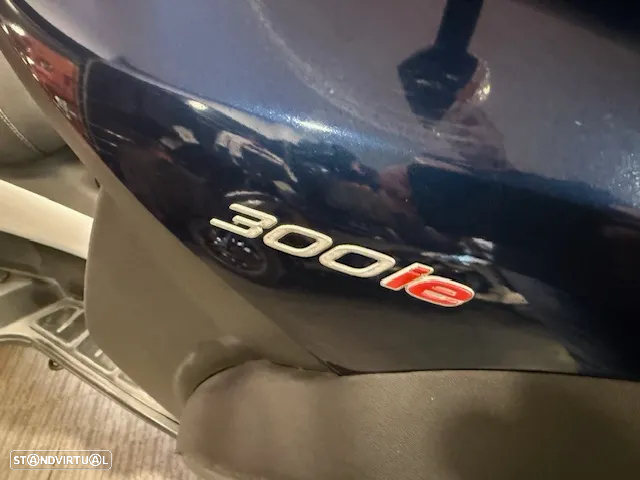 Piaggio MP3 300 LT - 4