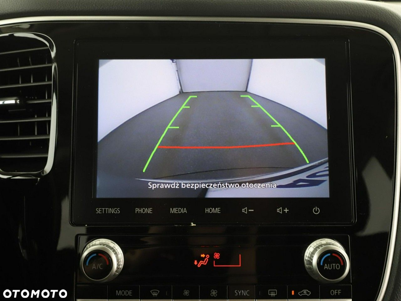 Mitsubishi Outlander 2.4 4WD Plug-In Hybrid Spirit - 26