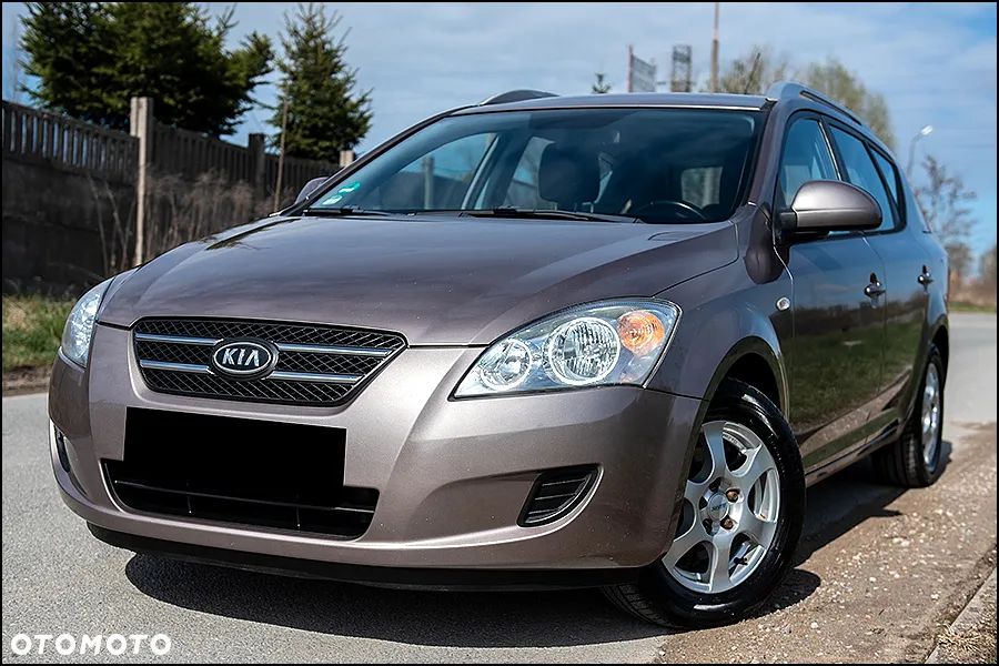 Kia Ceed - 1