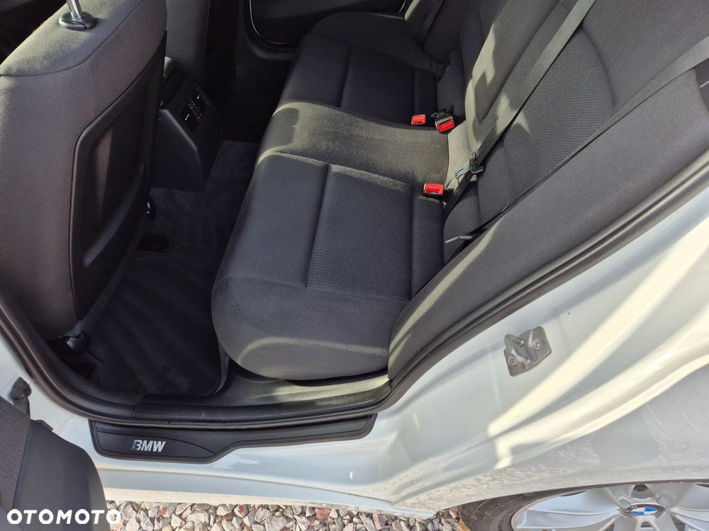 BMW Seria 3 318d DPF - 20