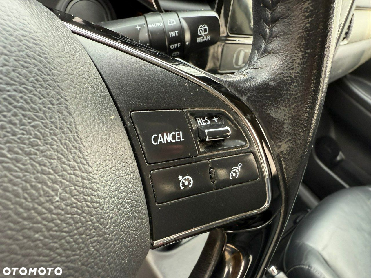 Mitsubishi Outlander - 12