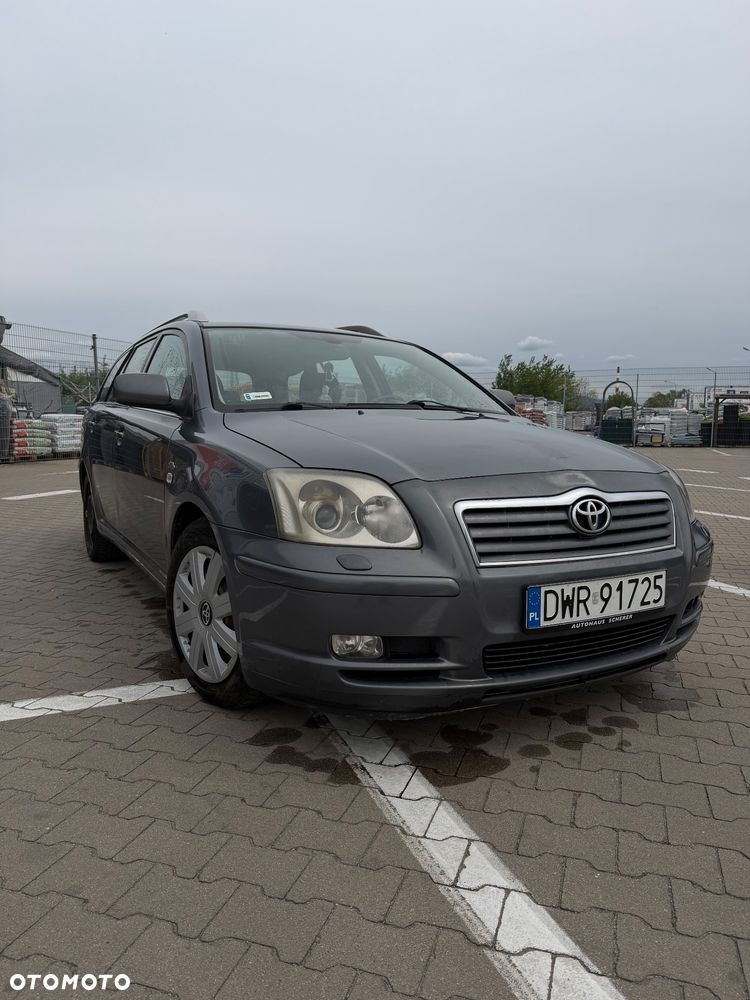 Toyota Avensis 2.0 D-4D Sol - 2