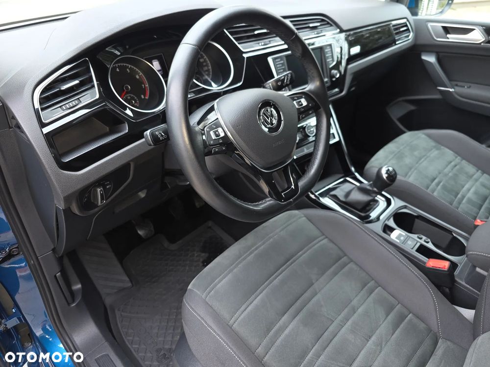 Volkswagen Touran 1.4 TSI BMT Highline - 8