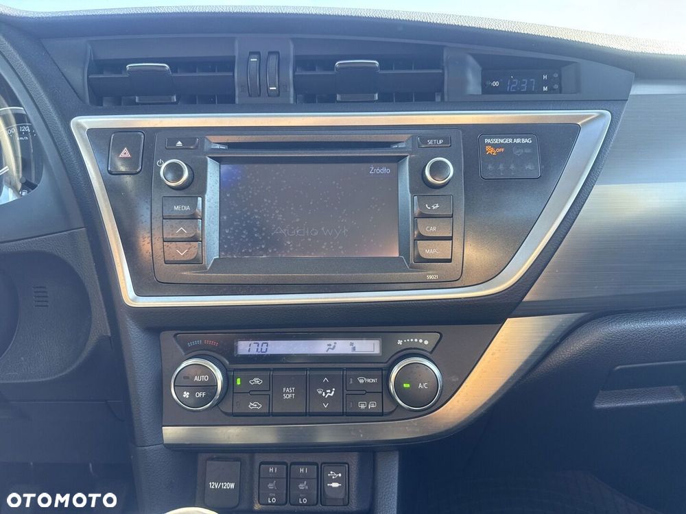 Toyota Auris 1.6 Premium Comfort - 22