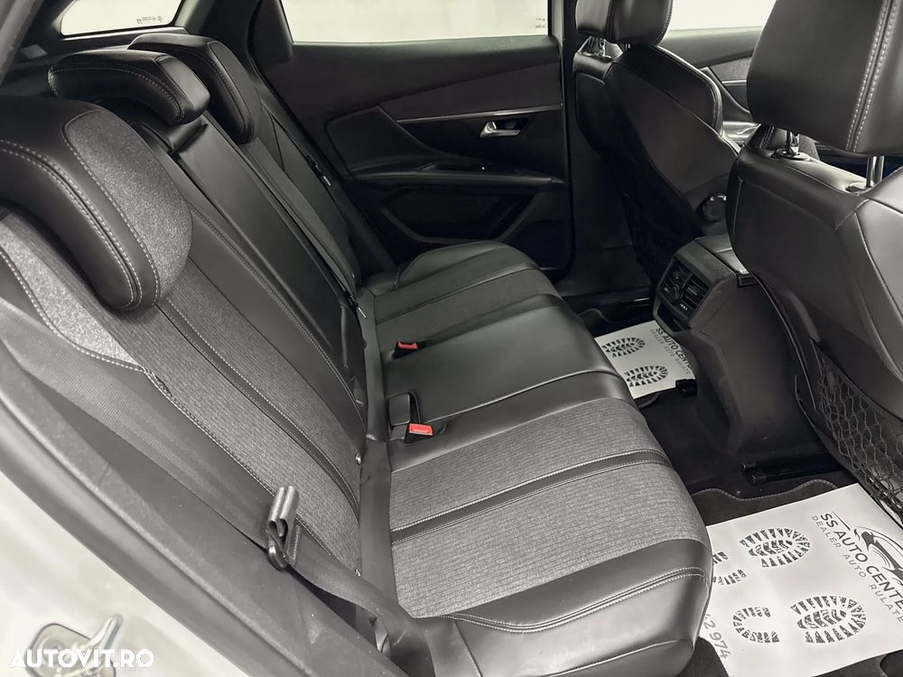 Peugeot 3008 1.2 PureTech Turbo S&S GT-Line - 18