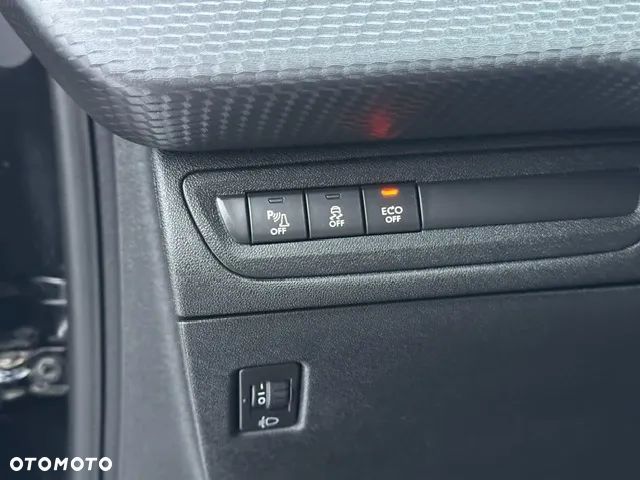 Peugeot 2008 BlueHDi 100 STOP & START Style - 18