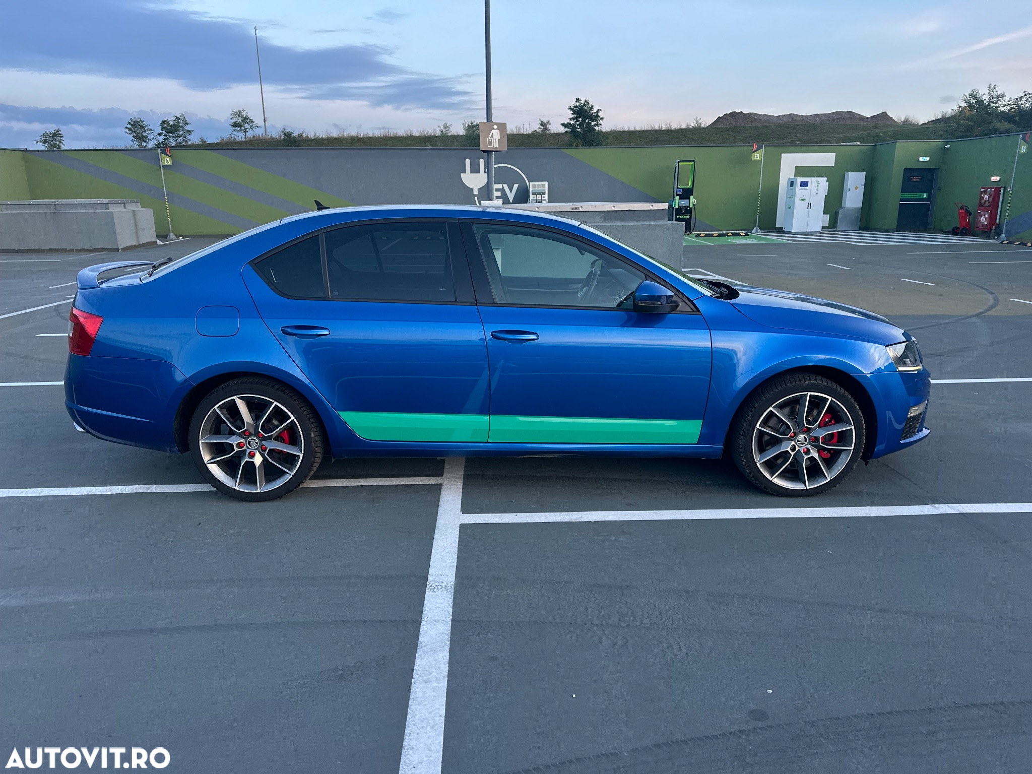 Skoda Octavia 2.0 TDI RS DSG - 4