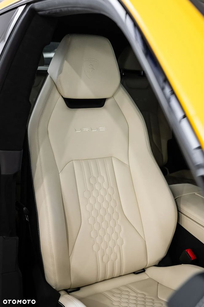 Lamborghini Urus - 32
