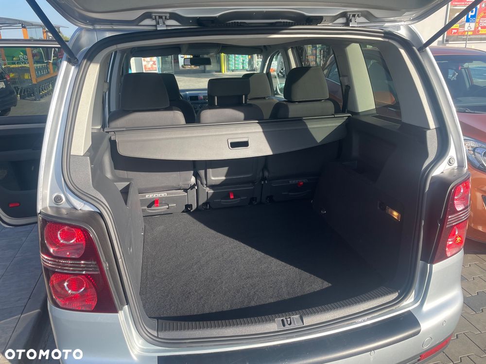 Volkswagen Touran 1.4 TSI DSG United - 19