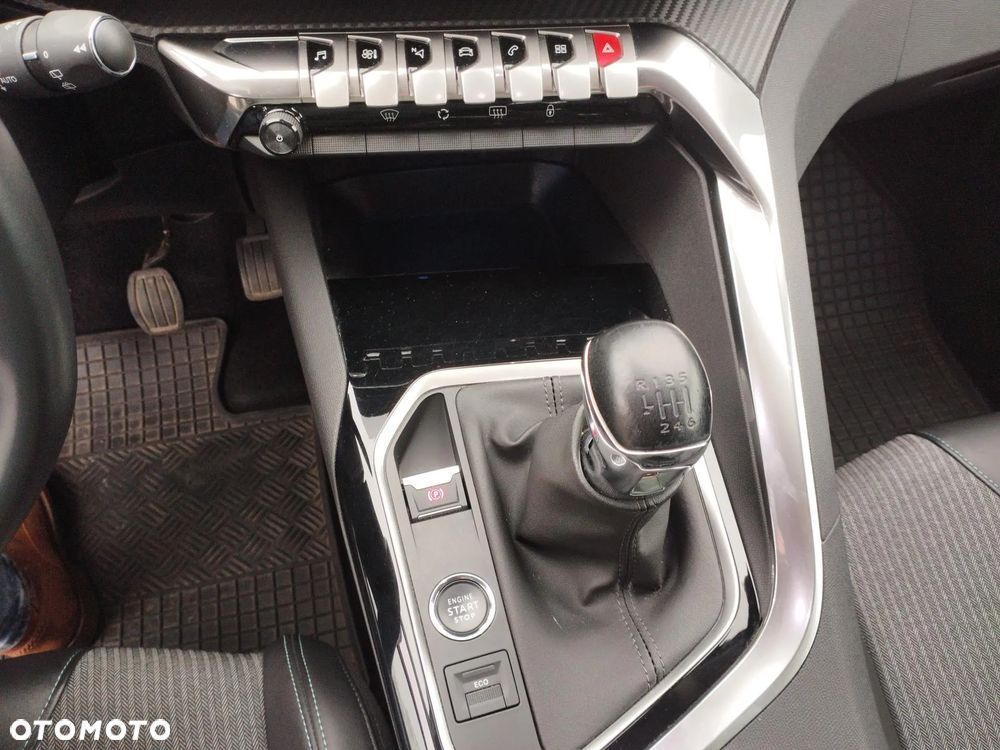 Peugeot 3008 1.5 BlueHDi Allure S&S - 15