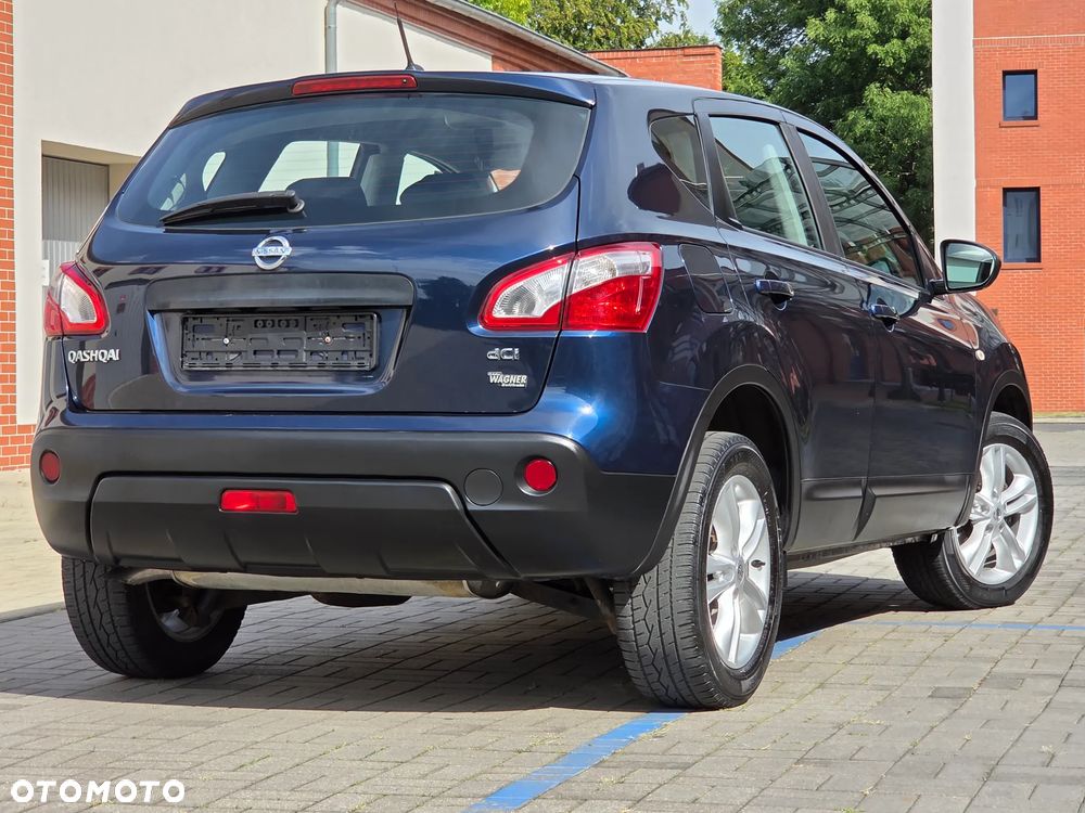 Nissan Qashqai 2.0 dCi DPF lounge - 12