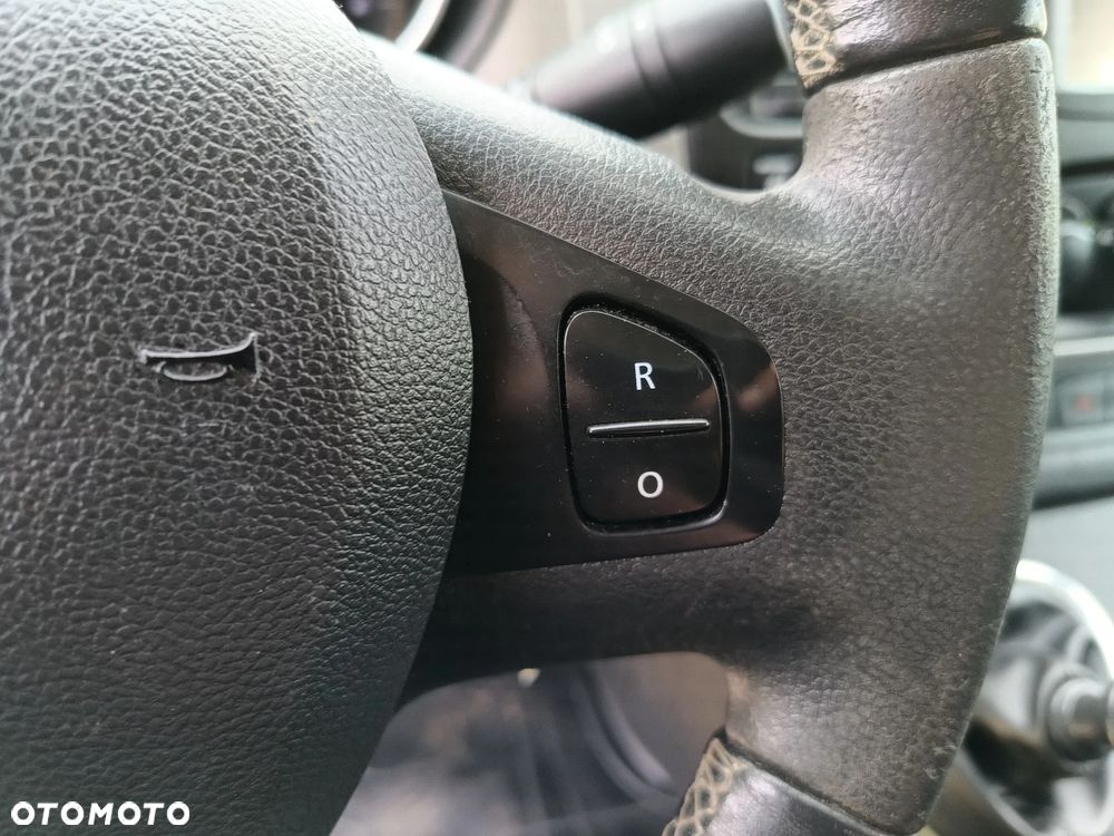 Renault Trafic L2H1 1.6 diesel 140kM 2014rok WEBASTO, CZUJNIKI PARKOWANIA, HAK, BAGAŻNIK DACHOWY, drzwi przesuwne z obu stron, stan BDB, BEZWPADKOWY! - 30