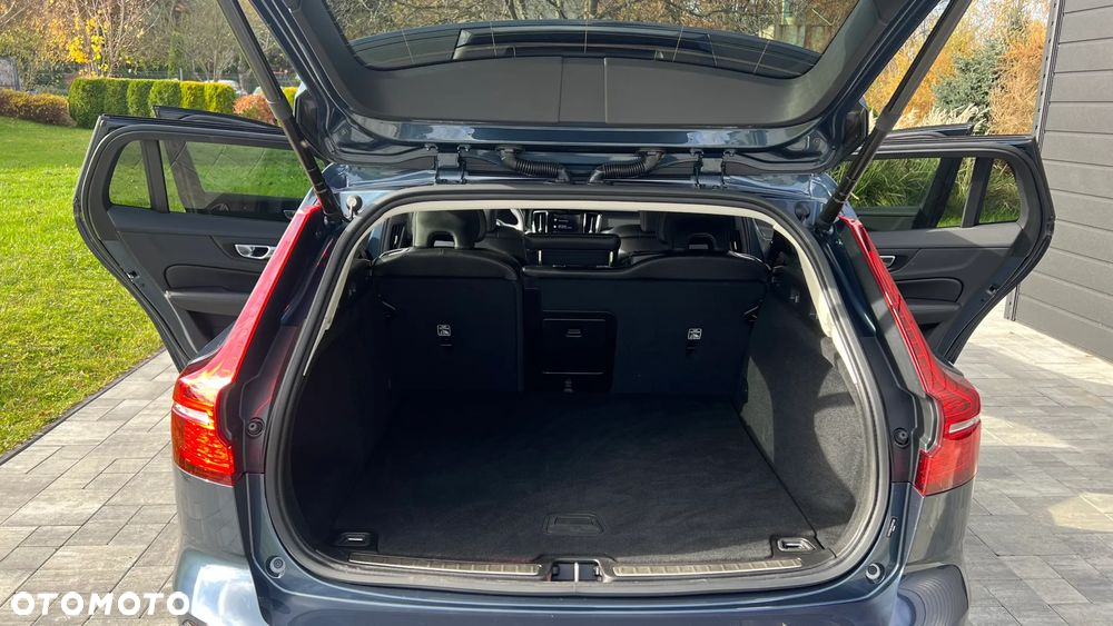Volvo V60 Cross Country - 8