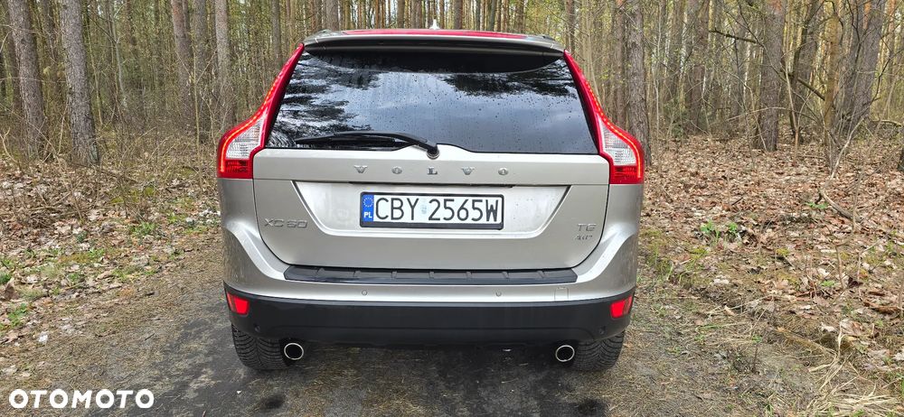 Volvo XC 60 T6 AWD Momentum - 4