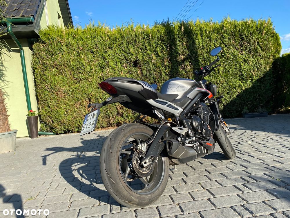 Triumph Street Triple - 4