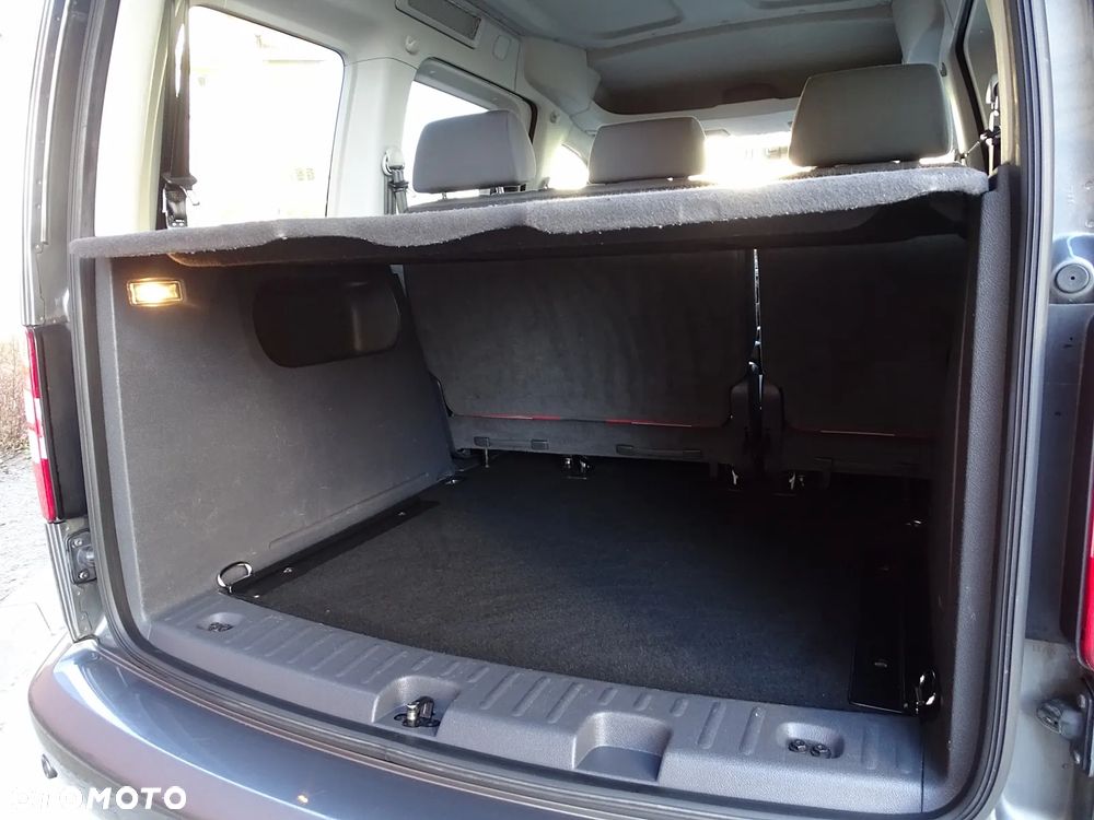 Volkswagen Caddy 1.6 (7-Si.) Edition 30 - 9