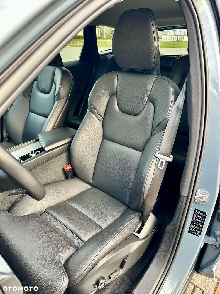 Volvo XC 60 B4 D Plus Bright - 21