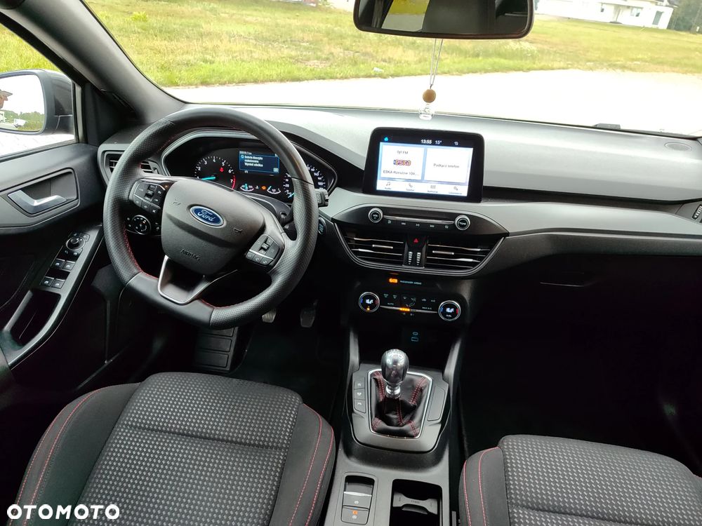 Ford Focus 1.0 EcoBoost Hybrid ST-LINE - 21