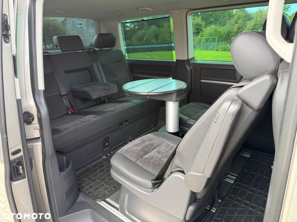 Volkswagen Multivan - 10