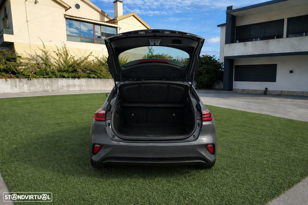 Kia XCeed - 11