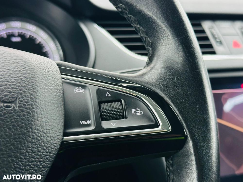 Skoda Octavia Combi 1.6 TDI DSG Premium Edition - 25