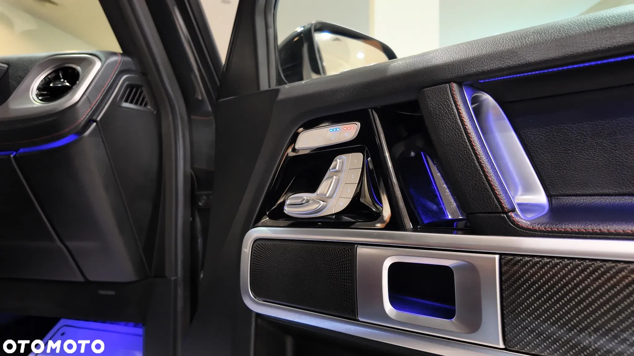 Mercedes-Benz Klasa G 500 9G-TRONIC Exclusive - 32