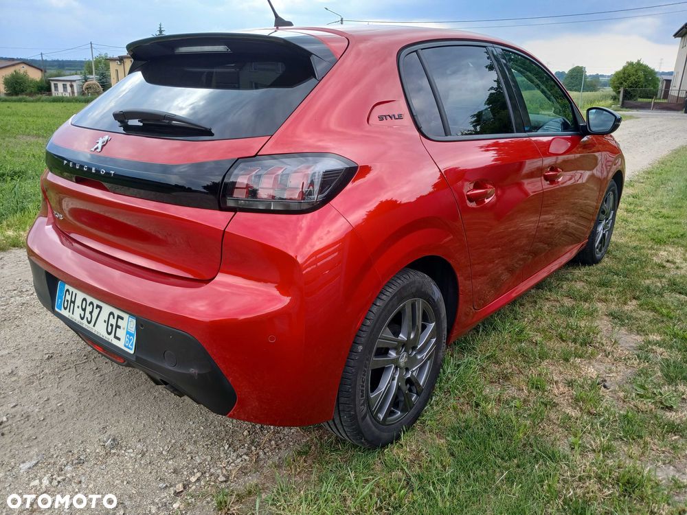 Peugeot 208 - 4