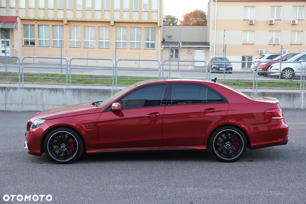 Mercedes-Benz Klasa E 63 AMG S 4-Matic - 6